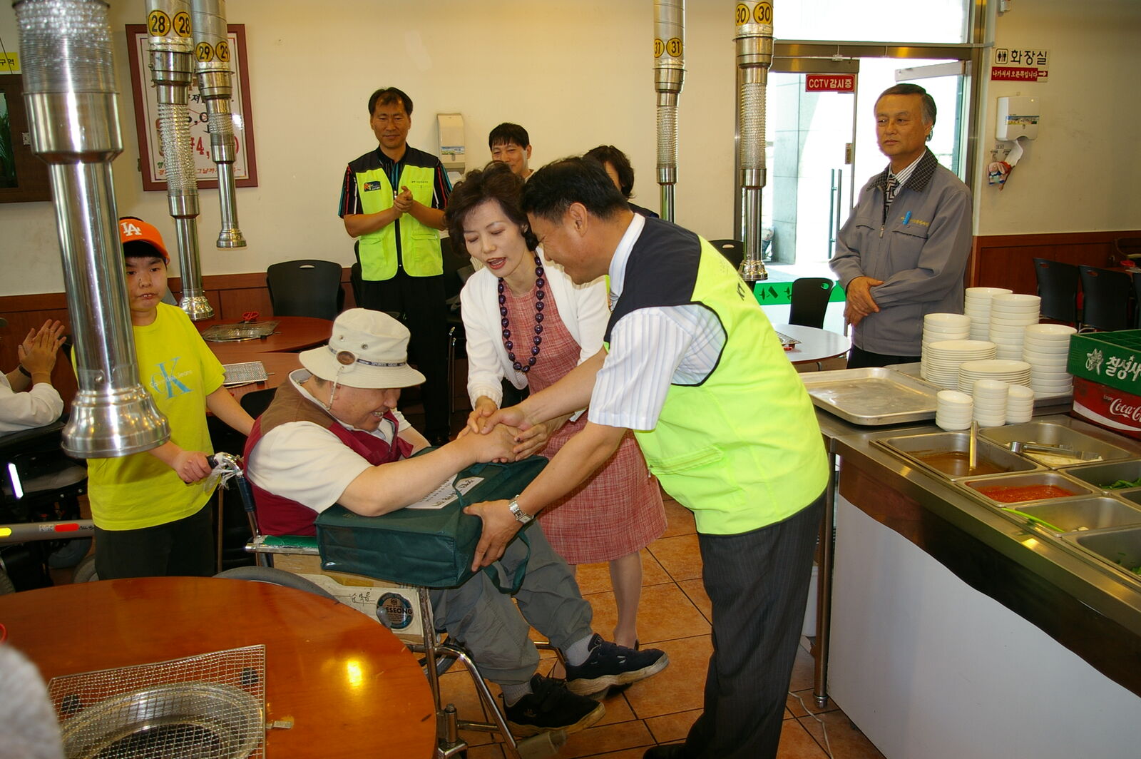가정의달 맞이 재가복지 대상자 가족잔치 진행